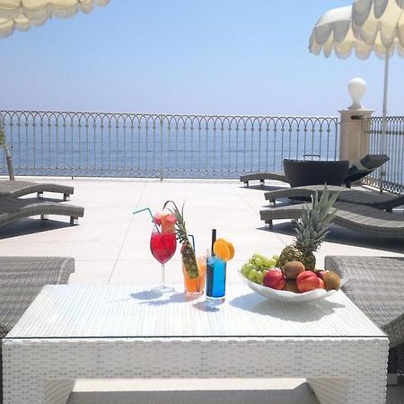 B&B Acireale - Il Cavalluccio Marino Fronte Mare Экстерьер фото