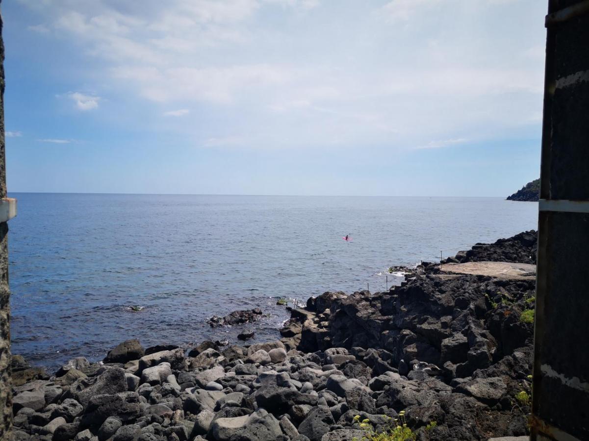B&B Acireale - Il Cavalluccio Marino Fronte Mare Экстерьер фото