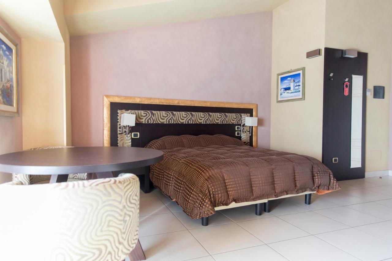 B&B Acireale - Il Cavalluccio Marino Fronte Mare Экстерьер фото